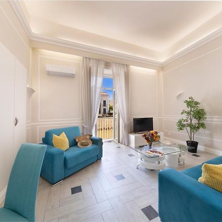 Yourhome - Royal Blue Suite ซอร์เรนโต ภายนอก รูปภาพ