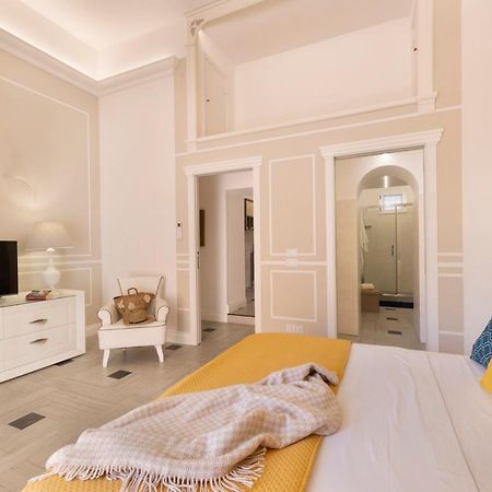 Yourhome - Royal Blue Suite ซอร์เรนโต ภายนอก รูปภาพ