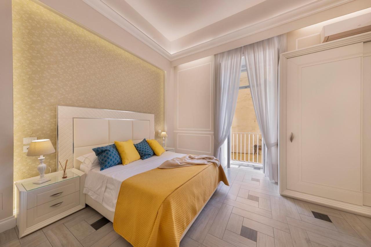 Yourhome - Royal Blue Suite ซอร์เรนโต ภายนอก รูปภาพ