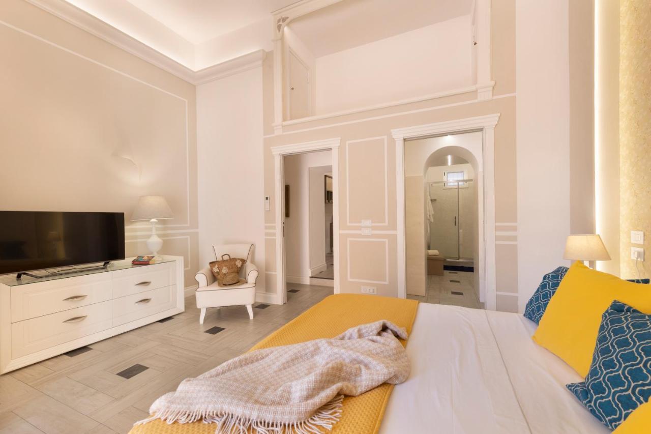 Yourhome - Royal Blue Suite ซอร์เรนโต ภายนอก รูปภาพ